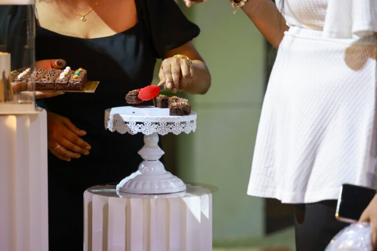 How to Brief Exhibition Hostesses Before a Dubai Trade Show